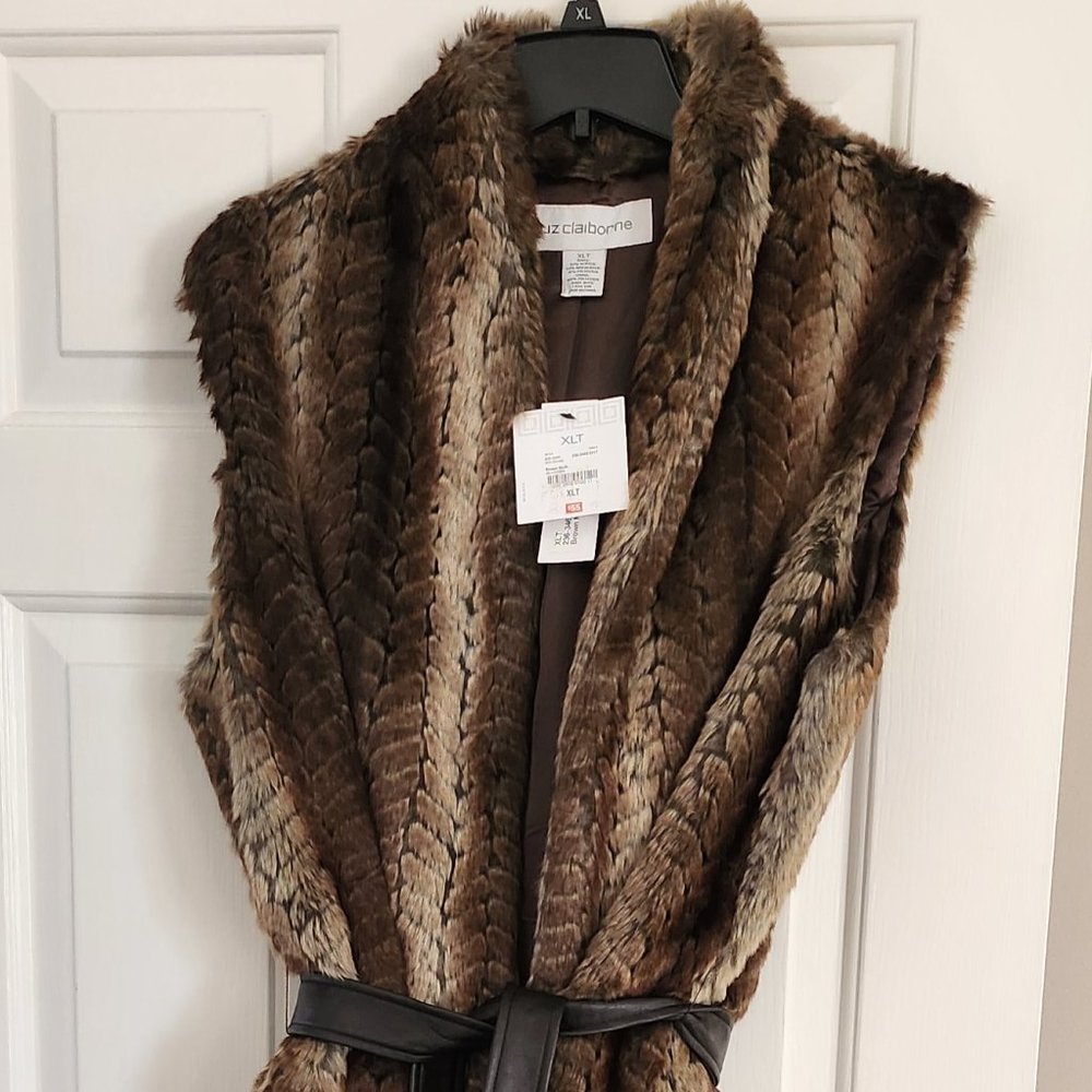 FAUX FUR VEST -TALL EXTRA LARGE (XLT)